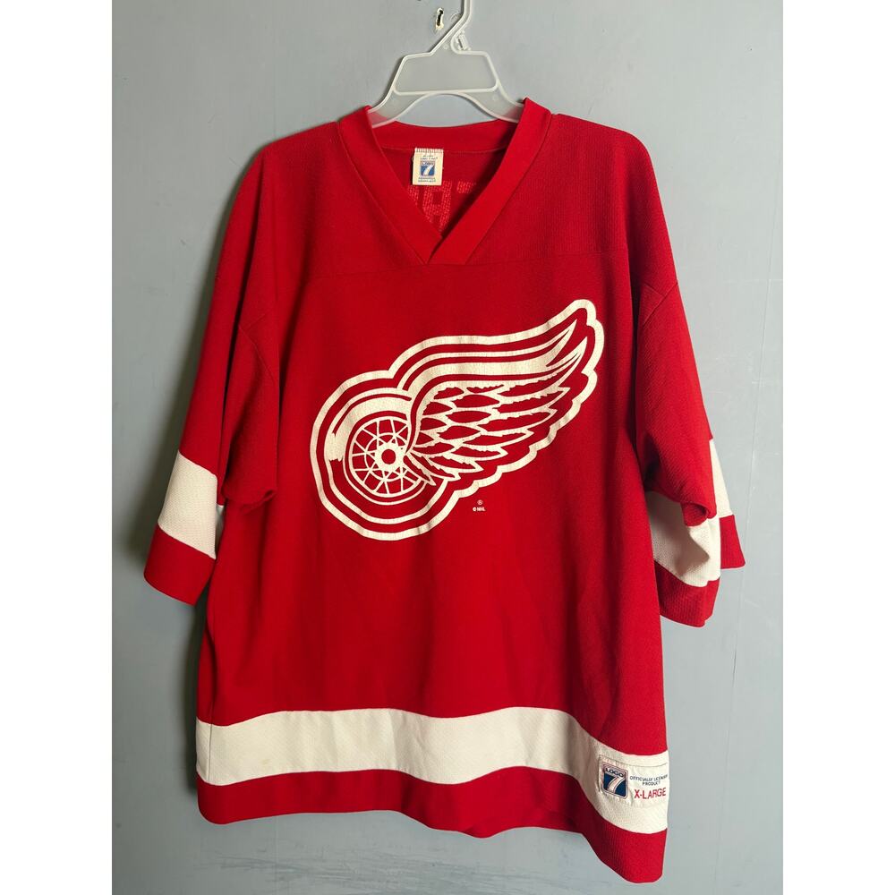 Vintage Logo 7 USA Made Detroit Red Wings Steve Yzerman #19 NHL Jersey Men’s XL